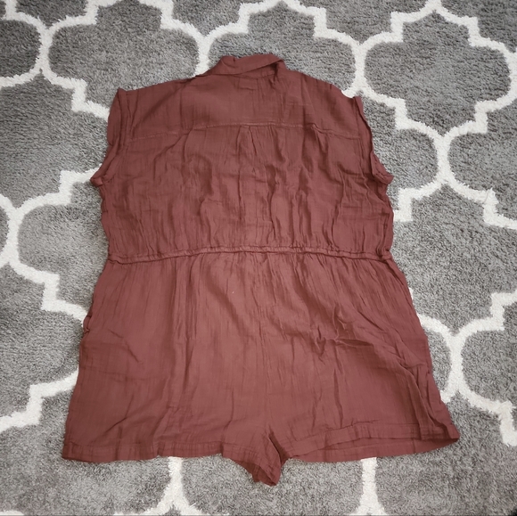 Waist-Defined Crinkle Gauze Romper -- 3-inch inseam - Picture 4 of 7